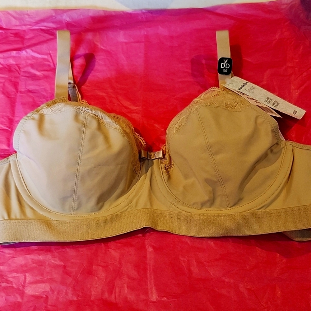 Wonder Bra with underwear lace elegant support size 34DD ner with a tag